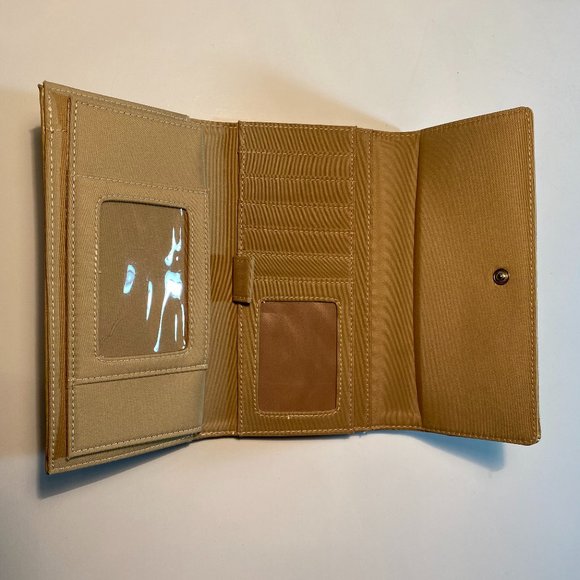 NWOT Faux Crocodile Wallet or Clutch - Picture 3 of 3